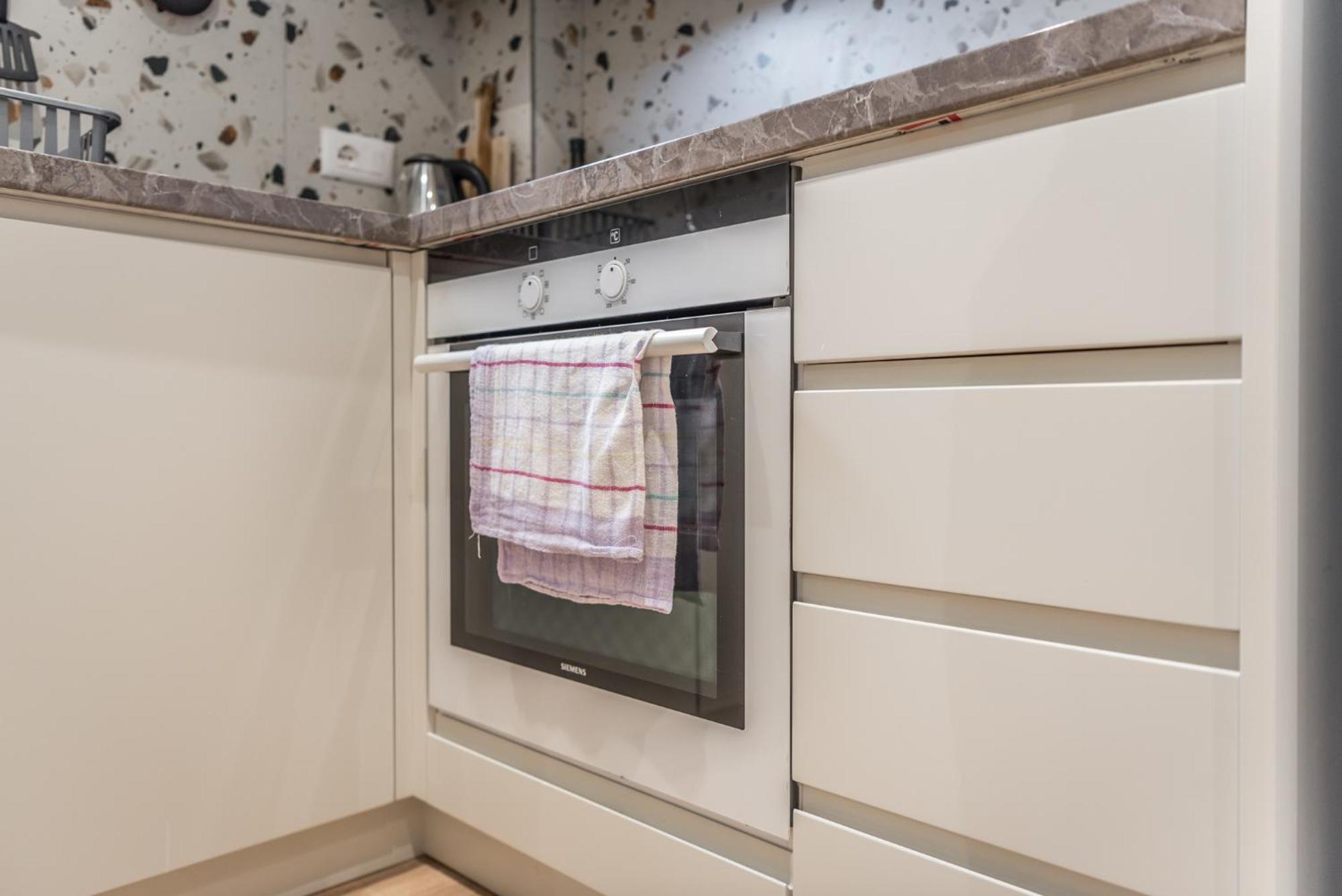 Pazari I Ri Studio - Self Check-In - Fast Wifi - Late Check-Out Appartamento *
